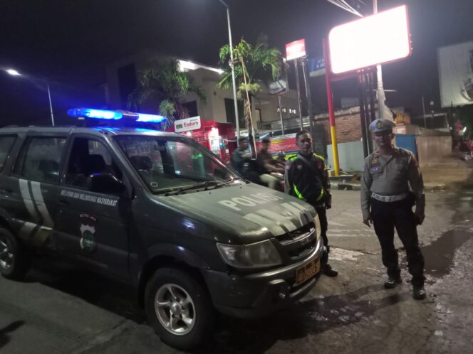 
					Polsek Bekasi Barat Patroli Malam Panjang Antisipasi Guantibmas