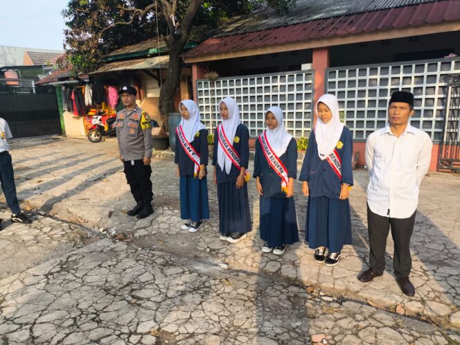 
					Cegah Tawuran dan Narkoba, Polsek Jatiasih Masifkan Program ‘Police Go To School’ di MTS Al Hidayah