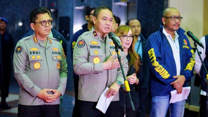 
					Bareskrim Polri Bongkar Judi Online Jaringan Internasional di Jakarta Barat, 321 WNA Diamankan