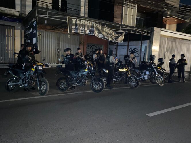 
					Patroli Brimob dan Perintis Bubarkan Balap Liar di Kawasan Jalan Taman Mini, Sejumlah Remaja Diamankan