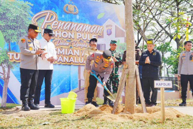 
					Resmikan Asrama dan Sarpras Polda Kaltim, Kapolri: Berikan Pengabdian Terbaik untuk Masyarakat