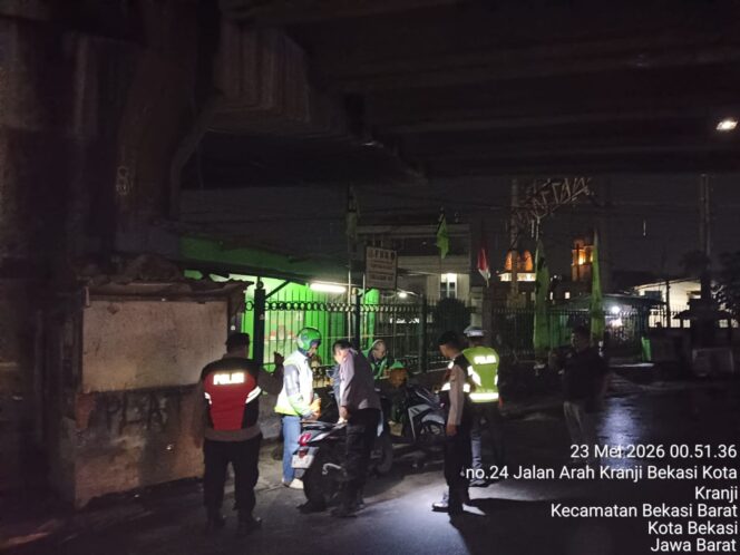
					Polsek Bekasi Barat Gelar Patroli Mobile dan Razia Selektif Antisipasi Tawuran dan Kejahatan Jalanan