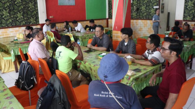 
					Jalin Kebersamaan, Satgas Humas Ops Damai Cartenz-2026 Gelar Tatap Muka Bersama Wartawan di Jayapura