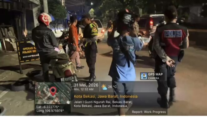 
					Pastikan Wilayah Aman, Kapolsek Polsek Bekasi Barat Pimpin Razia Stasioner dan Patroli Skala Sedang