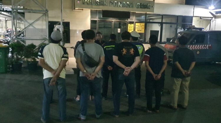 Perketat Pengamanan Dini Hari, Personil Polsek Pondok Gede Sisir Titik Rawan Begal