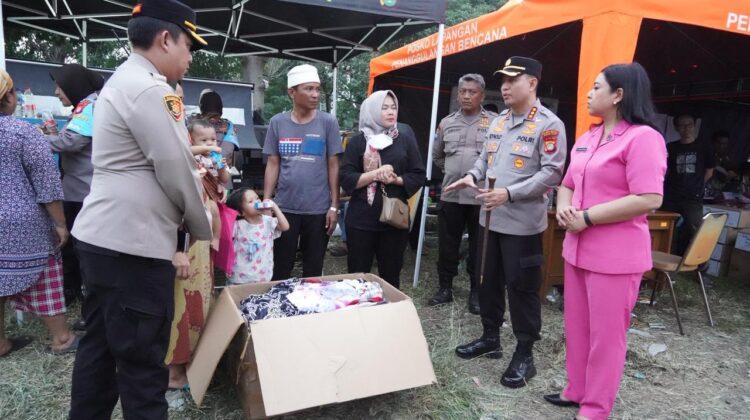 Bhayangkari Metro Jakpus Salurkan Bantuan dan Trauma Healing untuk Korban Kebakaran Pasar Jiung