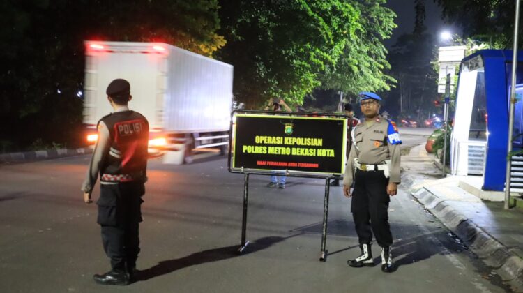 Patroli Skala Besar Personil Gabungan Bekasi Kota Sapu Bersih Titik Rawan Kejahatan Jalanan