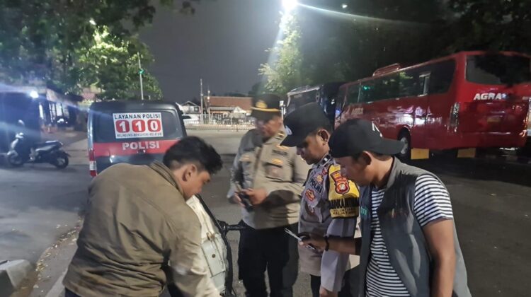POLSEK JATIASIH RUTIN SETIAP HARI GELAR RAZIA STASIONER DAN PATROLI WILAYAH, ANTISIPASI KEJAHATAN JALANAN CIPTAKAN SITUASI YANG KONDUSIF