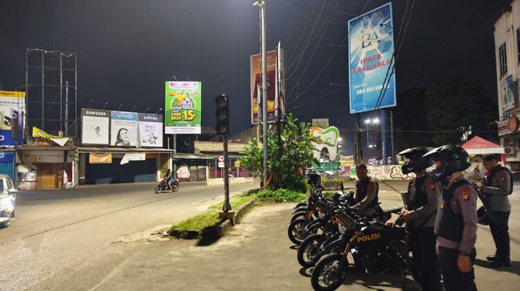 Tim Kuda Nil Polres Bekasi Kota Sekat Jalur Hankam dan Jatiwarna Jelang Fajar