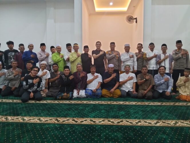 
					Kapolsek Bekasi Barat Gelar Jakarta On The Spot di Masjid At Taubah, Serap Aspirasi Warga dan Sampaikan Pesan Kamtibmas