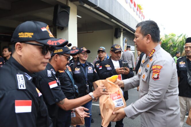 
					Jumat Berkah Polres Metro Bekasi Kota: Wujud Empati, Solidaritas, dan Kolaborasi Jaga Kamtibmas
