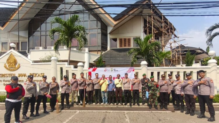 Bhakti Religi Polres Metro Bekasi Kota di Gereja Kristen Jawa Bekasi Barat Sambut HUT Bhayangkara ke-80