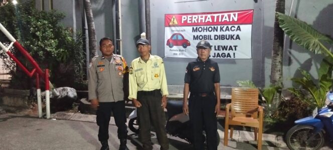 
					MONITORING POS SECURITY/KAMLING, BHABINKAMTIBMAS KELURAHAN JATIASIH AJAK WARGA TINGKATKAN KEWASPADAAN DAN JAGA KAMTIBMAS