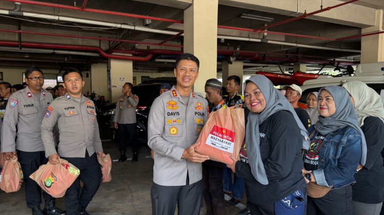 Jumat Berkah Polres Metro Bekasi Kota Pererat Silaturahmi, Kolaborasi Ojol dan Ormas Perkuat Kamtibmas