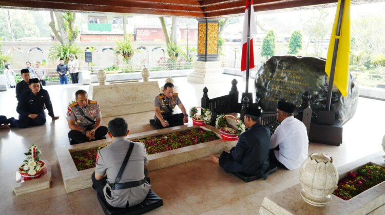 Jelang Hari Bhayangkara ke-80, Kapolri Jadikan Ziarah ke Makam Presiden RI Terdahulu Sebagai Momentum Refleksi Nilai Kebangsaan