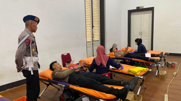 Brimob Polda Metro Jaya Gelar Donor Darah HUT Bhayangkara ke-80, Libatkan 100 Personel