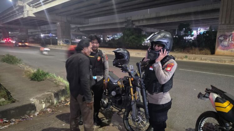 Amankan Jalur Protokol Hingga Pemukiman, Tim Badak Jaga Jakarta II Sisir Wilayah Jatiasih