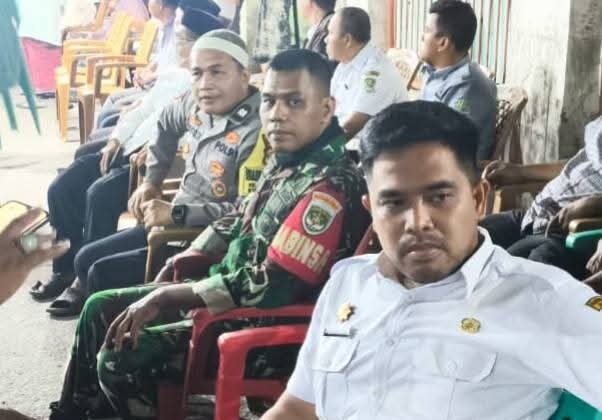 WUJUDKAN JAGA BEKASI ON THE SPOT, BHABINKAMTIBMAS KELURAHAN JATIMEKAR SERAP ASPIRASI WARGANYA DENGAN KONGKOW BARENG