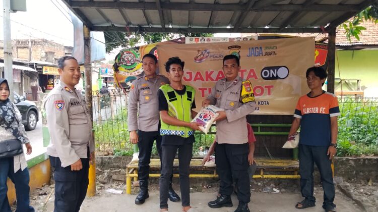 POLSEK RAWALUMBU HADIR DI TENGAH MASYARAKAT MELALUI PROGRAM JAGA JAKARTA ON THE SPOT