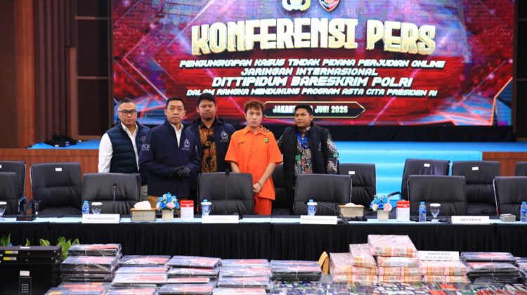 Polri Tangkap Buronan Interpol Beijing, Tegaskan Komitmen Berantas Kejahatan Transnasional