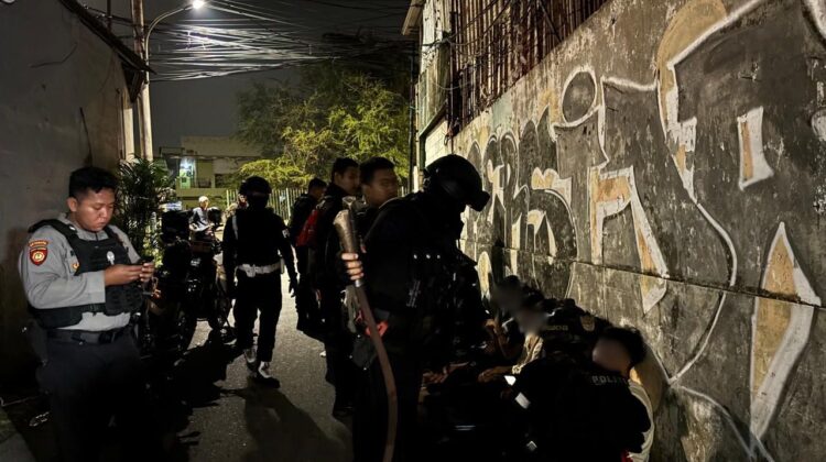 Brimob Polda Metro Jaya Gagalkan Tawuran, Delapan Pemuda Diamankan di Ciracas