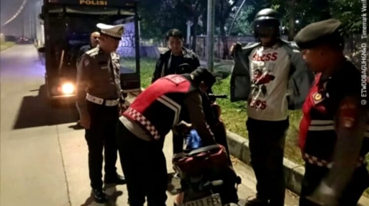 Program Jakarta On The Spot, Polsek Bekasi Selatan Intensifkan Patroli Mobile Jaga Kondusivitas Wilayah Hingga Dini Hari