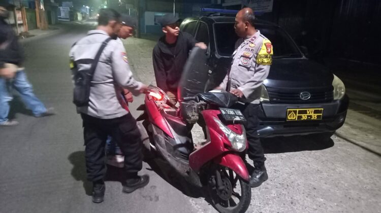 WUJUDKAN JAGA BEKASI ON THE SPOT POLSEK JATIASIH CEGAH GANGGUAN KAMTIBMAS SECARA KESELURUHAN TERUTAMA KEJAHATAN JALANAN, POLSEK JATIASIH RUTIN GELAR RAZIA STASIONER DAN PATROLI WILAYAH