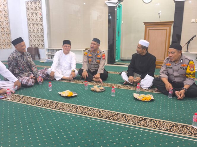
					Kapolsek Bekasi Barat Ajak Tokoh Agama Berperan Aktif Jaga Kamtibmas Melalui Program Jakarta On The Spot