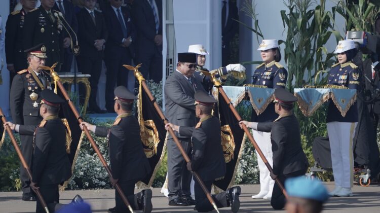 Kapolda Metro Jaya Terima Tanda Kehormatan Nugraha Sakanti dari Presiden RI