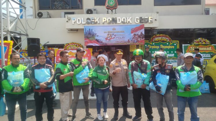 Hari Bhayangkara ke-80, Polsek Pondok Gede Berbagi Sembako untuk Sabuk Kamtibmas, Wujud Kepedulian kepada Mitra Pengamanan.