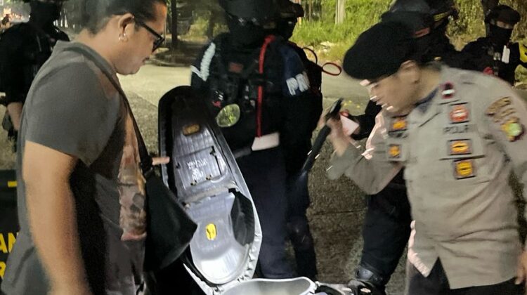 Polsek Bekasi Barat Gelar Razia Stasioner dan Patroli Jaga Jakarta On The Spot Cegah Kejahatan Jalanan dan Tawuran