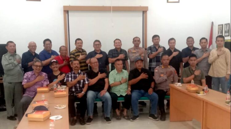 Sinergi TNI-Polri Bersama Warga, Nobar Piala Dunia Jadi Ajang Pererat Kebersamaan dan Sampaikan Pesan Kamtibmas