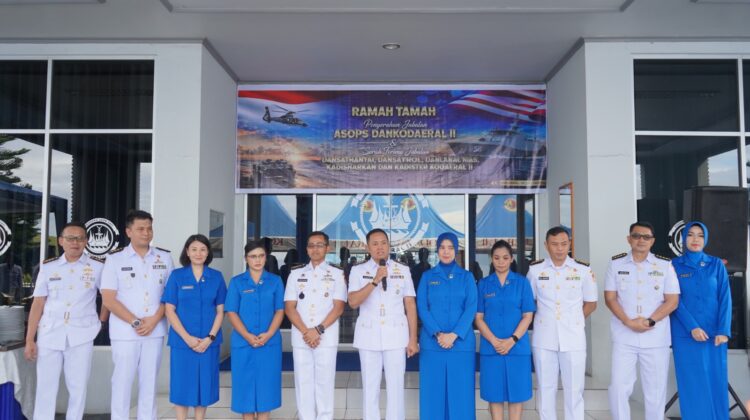 Putra Nias Resmi Pegang Tongkat Komando, Laksda TNI Sarimpunan Tanjung Pimpin Sertijab Danlanal Nias