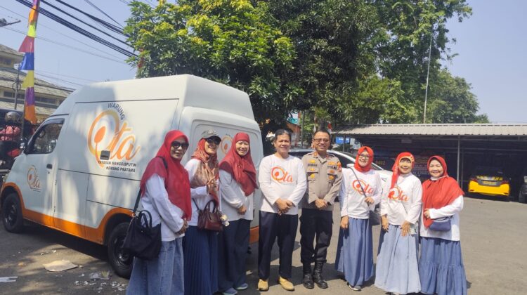 Bersama Yayasan Manggis Putih Warung Kita, Polsek Rawalumbu Berbagi untuk Sesama