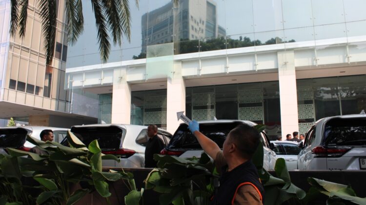 Kaca Kantor BGN Pecah, Polisi: Dugaan Awal Faktor Cuaca Panas
