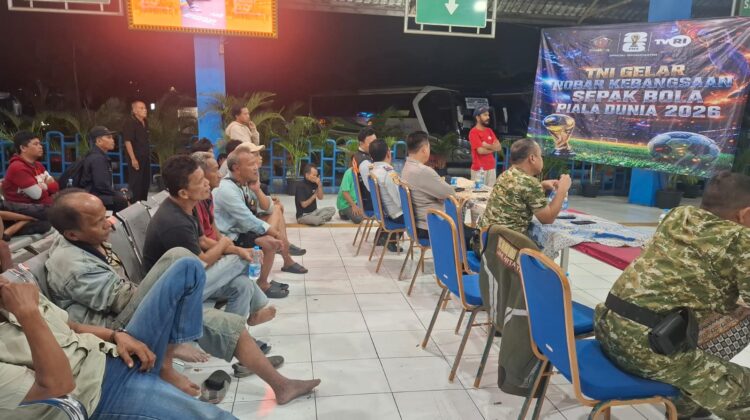 TNI Hadirkan Kebersamaan Lewat Nobar Piala Dunia 2026 di Terbus Kampung Rambutan