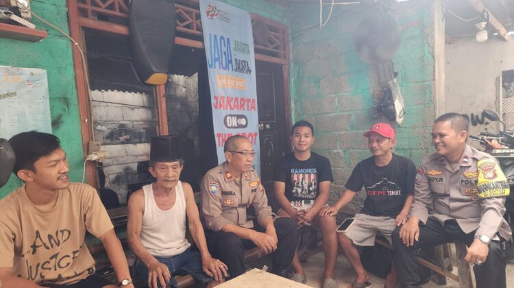 Jaga Jakarta On The Spot, Kanit Binmas Polsek Bekasi Barat Sambangi Warga Pengasinan Bintara, Sampaikan Pesan Kamtibmas