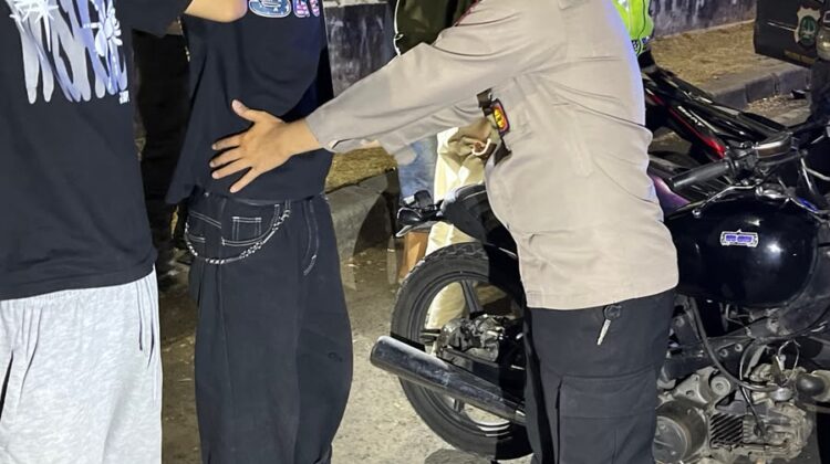 Jaga Jakarta On The Spot, Polsek Bekasi Barat Gelar Razia Stasioner dan Patroli Cegah Tawuran