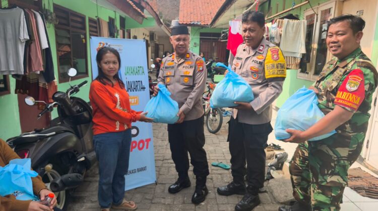 Kapolsek Bekasi Barat Gelar Jakarta On The Spot di Jakasampurna, Ajak Warga Cegah Tawuran dan Judi Online