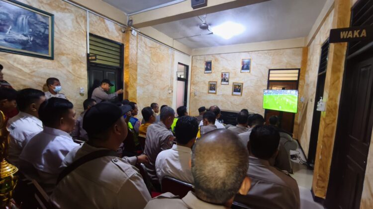 Jaga Jakarta On The Spot Polsek Bekasi Barat Gelar Nobar Piala Dunia 2026, Inggris Taklukkan Meksiko 3-2