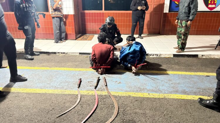 Brimob Polda Metro Jaya Bergerak Cepat Bubarkan Tawuran di Ciputat, 2 Orang dan 3 Celurit Diamankan