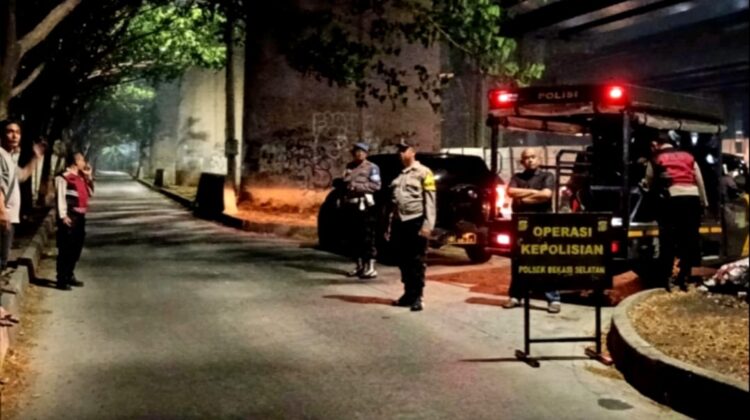 Jakarta On The Spot: Polsek Bekasi Selatan Gelar Patroli Dini Hari, Cegah Tawuran dan Kejahatan Jalanan