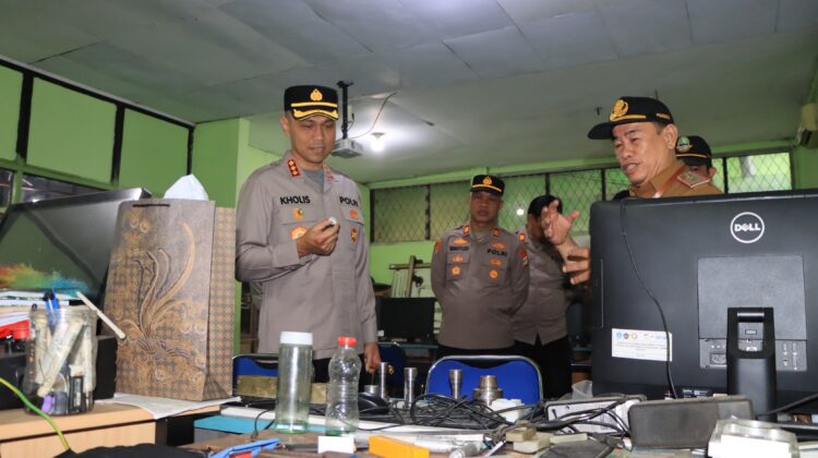 Kapolres Metro Bekasi Kota Kunjungi SMKN 1 Kota Bekasi, Berikan Motivasi Belajar dan Ajak Siswa Jauhi Narkoba serta Tawuran